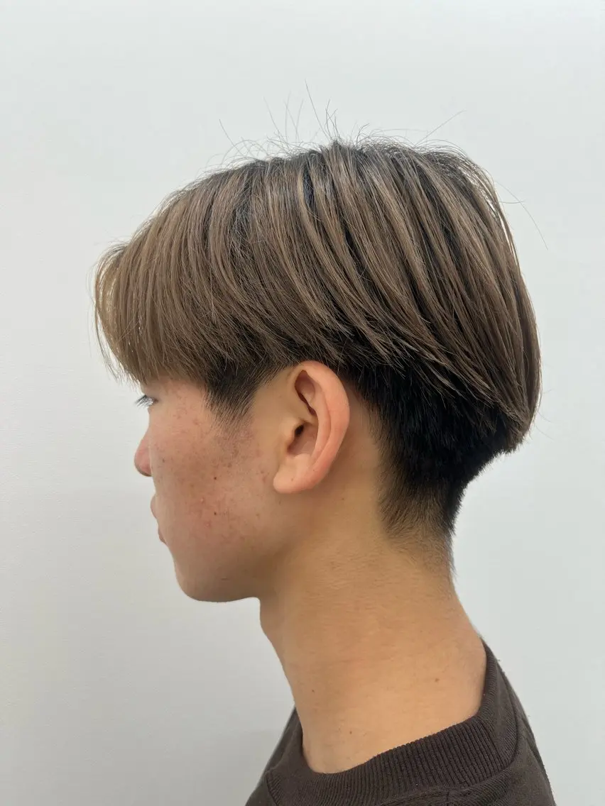メンズ マッシュ 刈り上げ カット 小出 琴未のヘアスタイル