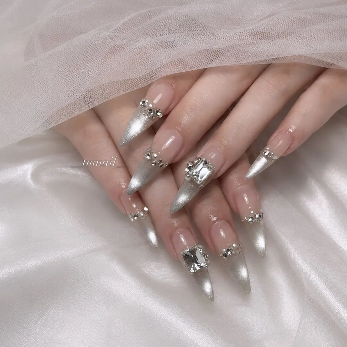 ロング 韓国風ヘア ハンドネイル 💅Tmnail Misoraのネイルデザイン