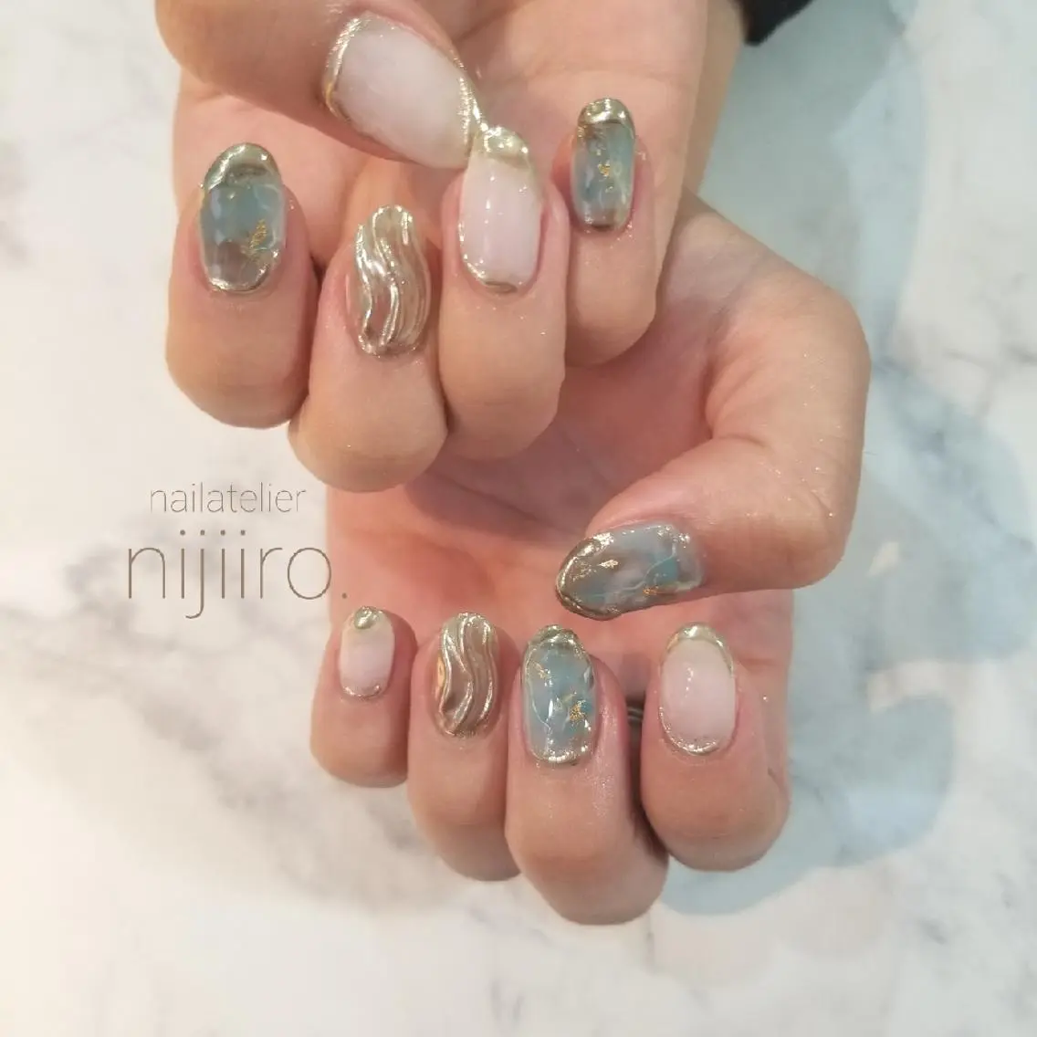 ネイル ミラーネイル ニュアンスネイル ハンドネイル nijiiro🌈 サトウのネイルデザイン