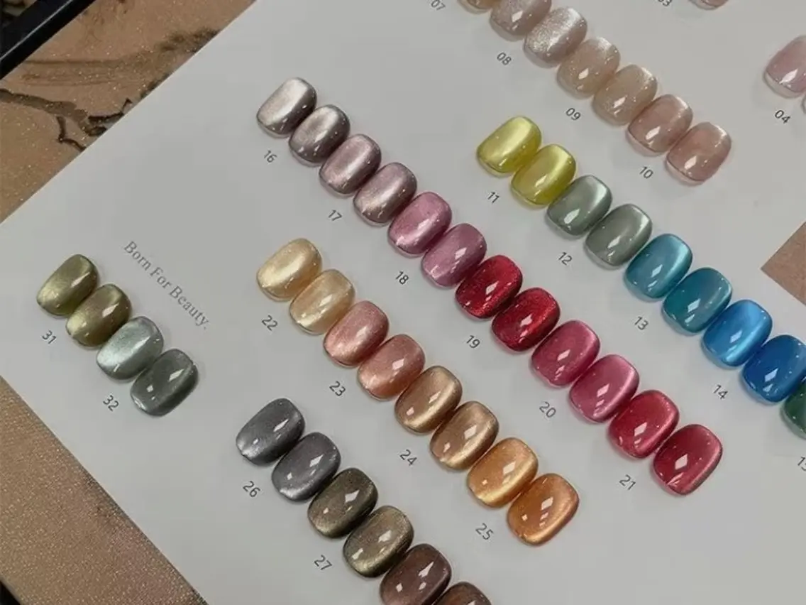 ネイル オーロラネイル チークネイル フレンチネイル ジェルネイル ガラスフレンチ ハンドネイル Nail Jolieのネイルデザイン