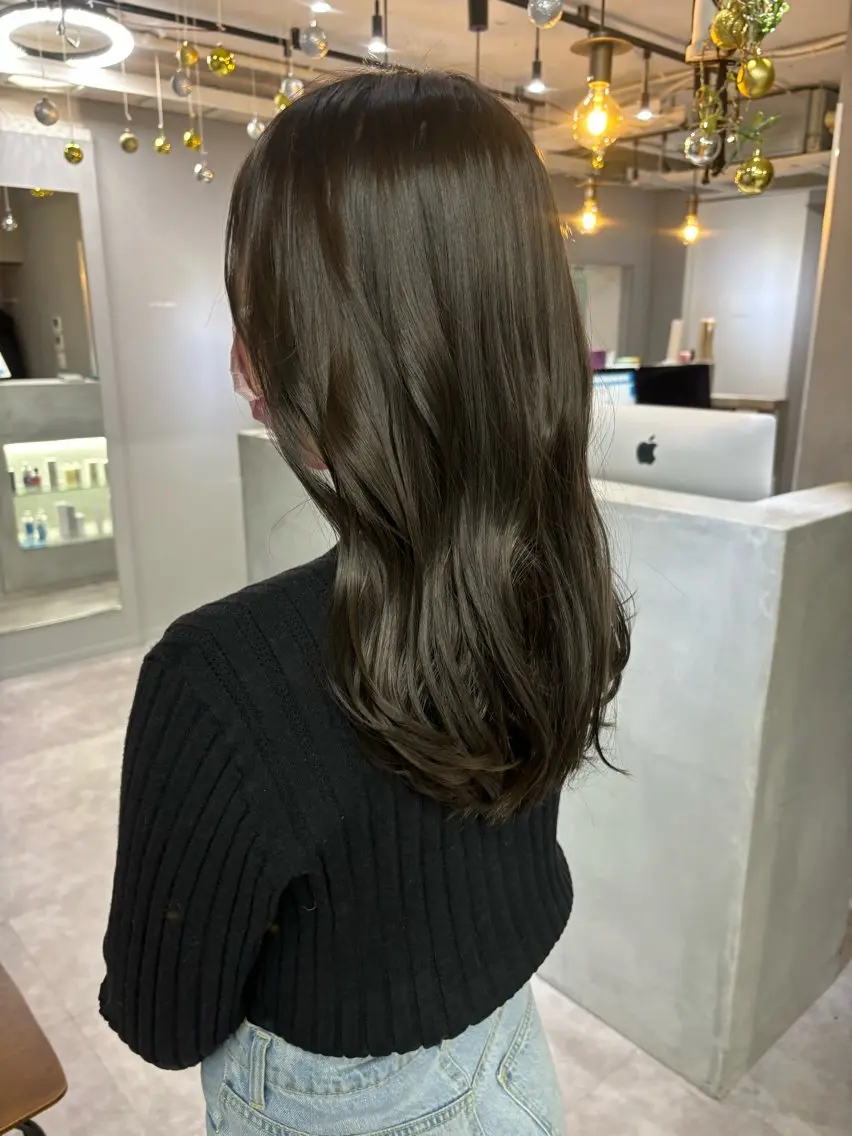 ミディアム カラー ダークグレー きよはらちさき🍑 柔らかカラー🌱🫧のヘアスタイル
