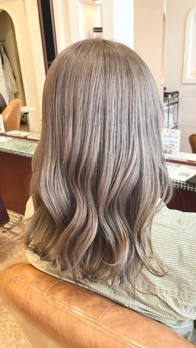 ✂︎カット+ブリーチデザインカラー+ケアトリートメント✂︎の写真