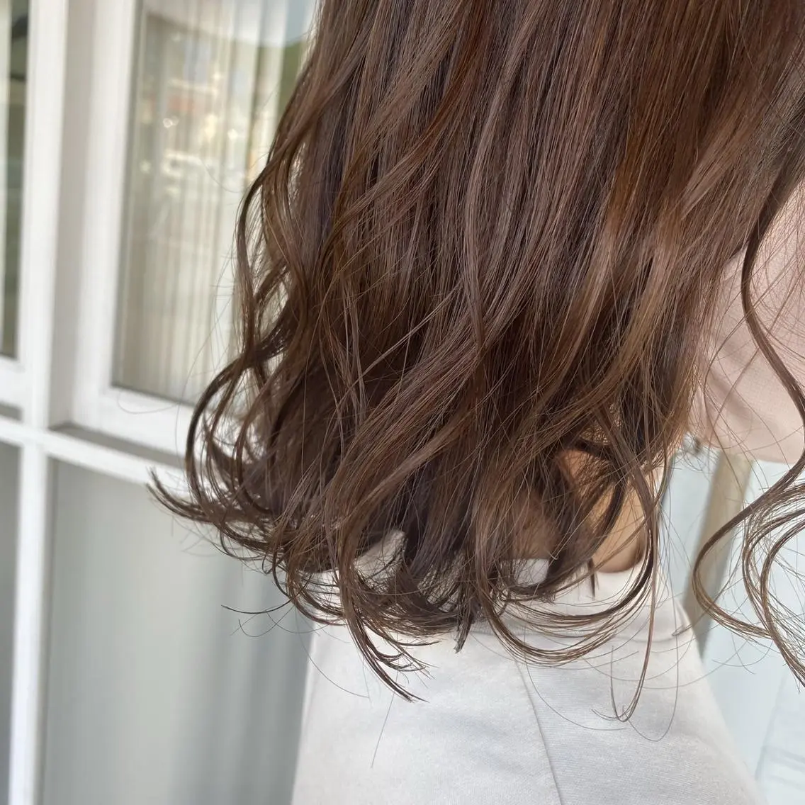 ミディアム カラー アッシュ ベージュカラー 透明感カラー パーマ /AYUMIのヘアスタイル