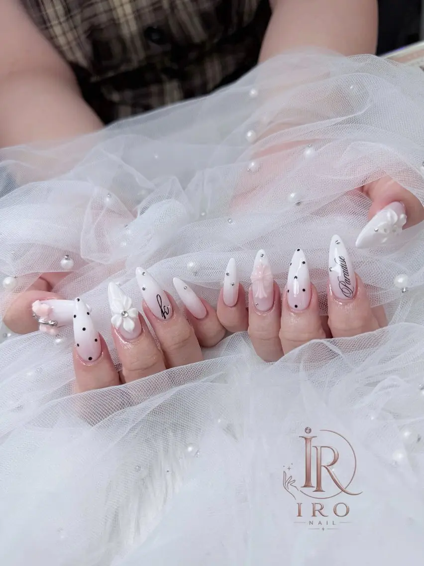 ネイル ハンドネイル IRO Nail Studioのネイルデザイン
