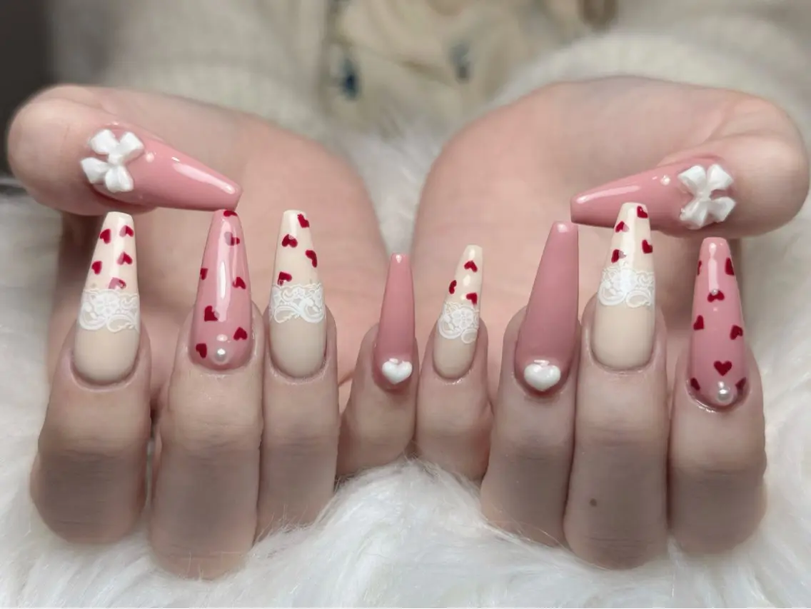ネイル フレンチネイル ジェルネイル キラキラネイル 韓国ネイル マグネットネイル Julli NailStudioのネイルデザイン