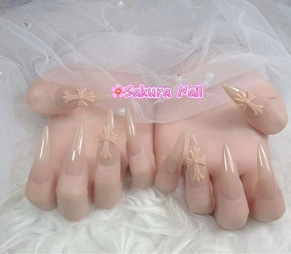 ネイル アートネイル オーロラネイル ボルドー チークネイル フレンチネイル ハンドネイル Sakura Nail Salonのネイルデザイン