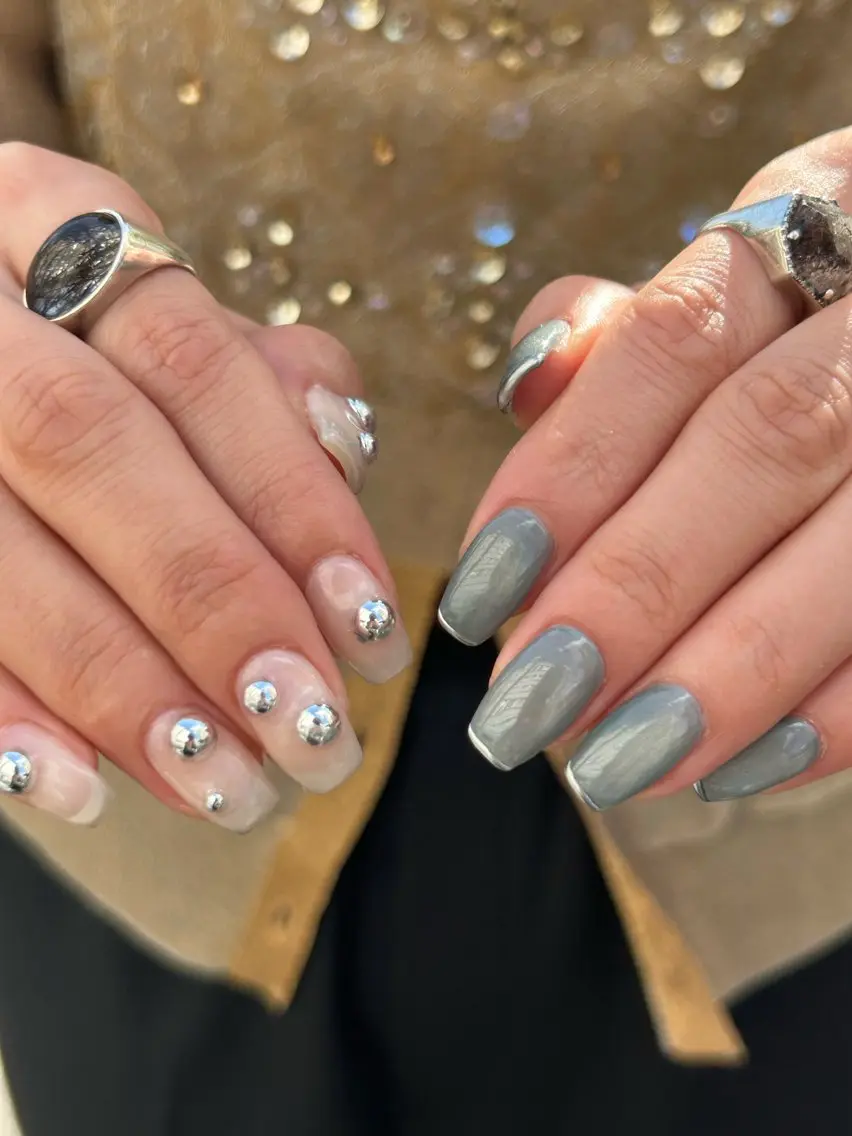 ネイル マグネットネイル ニュアンスネイル シルバー シンプルネイル sakae yurinaのネイルデザイン