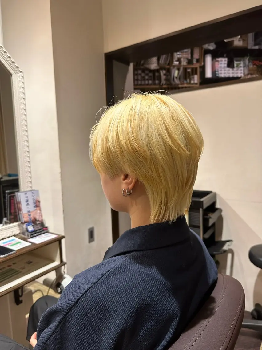 ショート カラー ハイトーンカラー ウルフカット 中村 玲美のヘアスタイル
