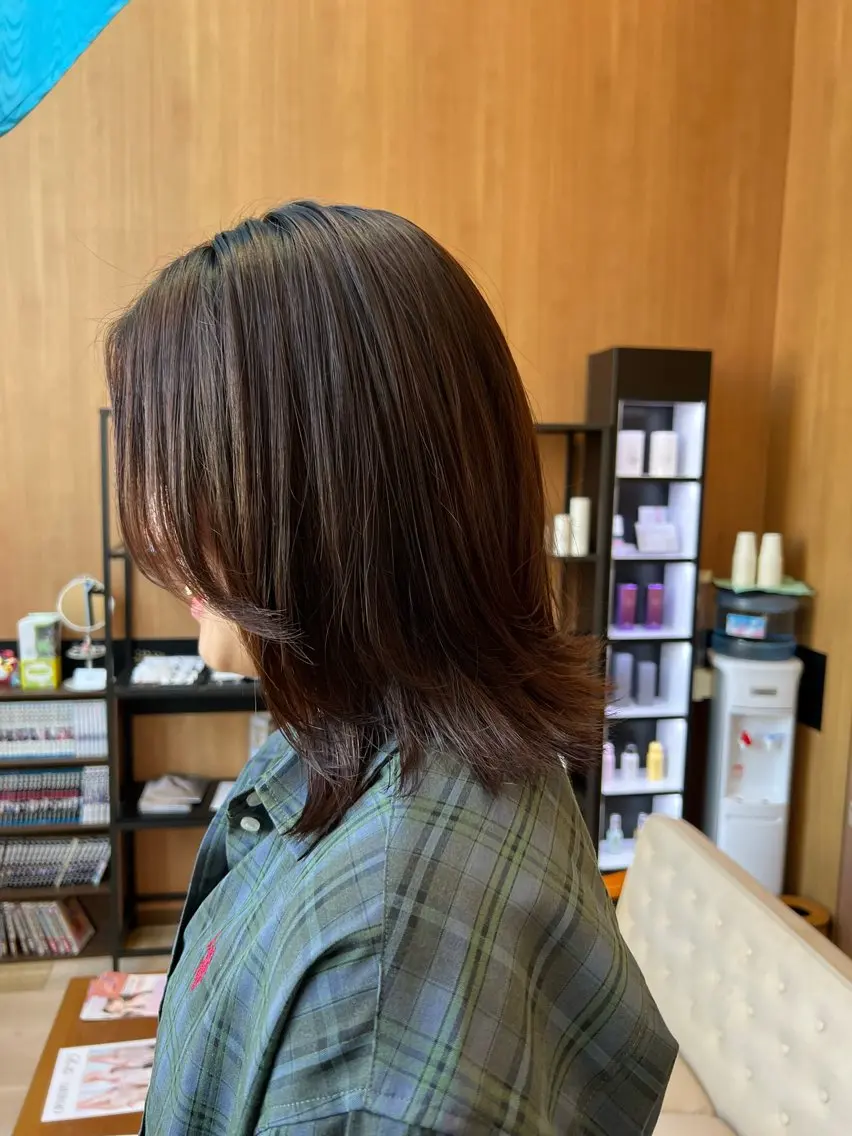 ミディアム レイヤーカット カット cyan Amiのヘアスタイル