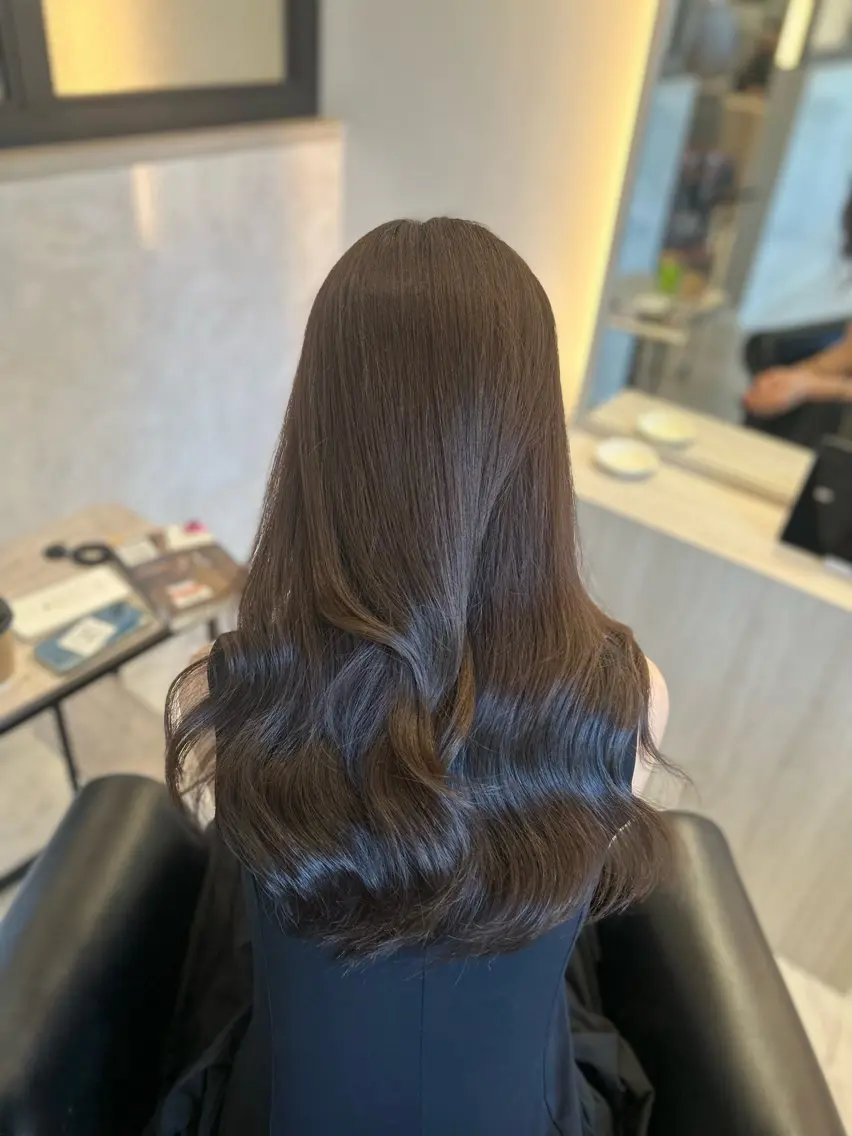 ロング カラー カット ヘアカラー トリートメント emi/髪質改善/ 韓国風/艶カラーのヘアスタイル