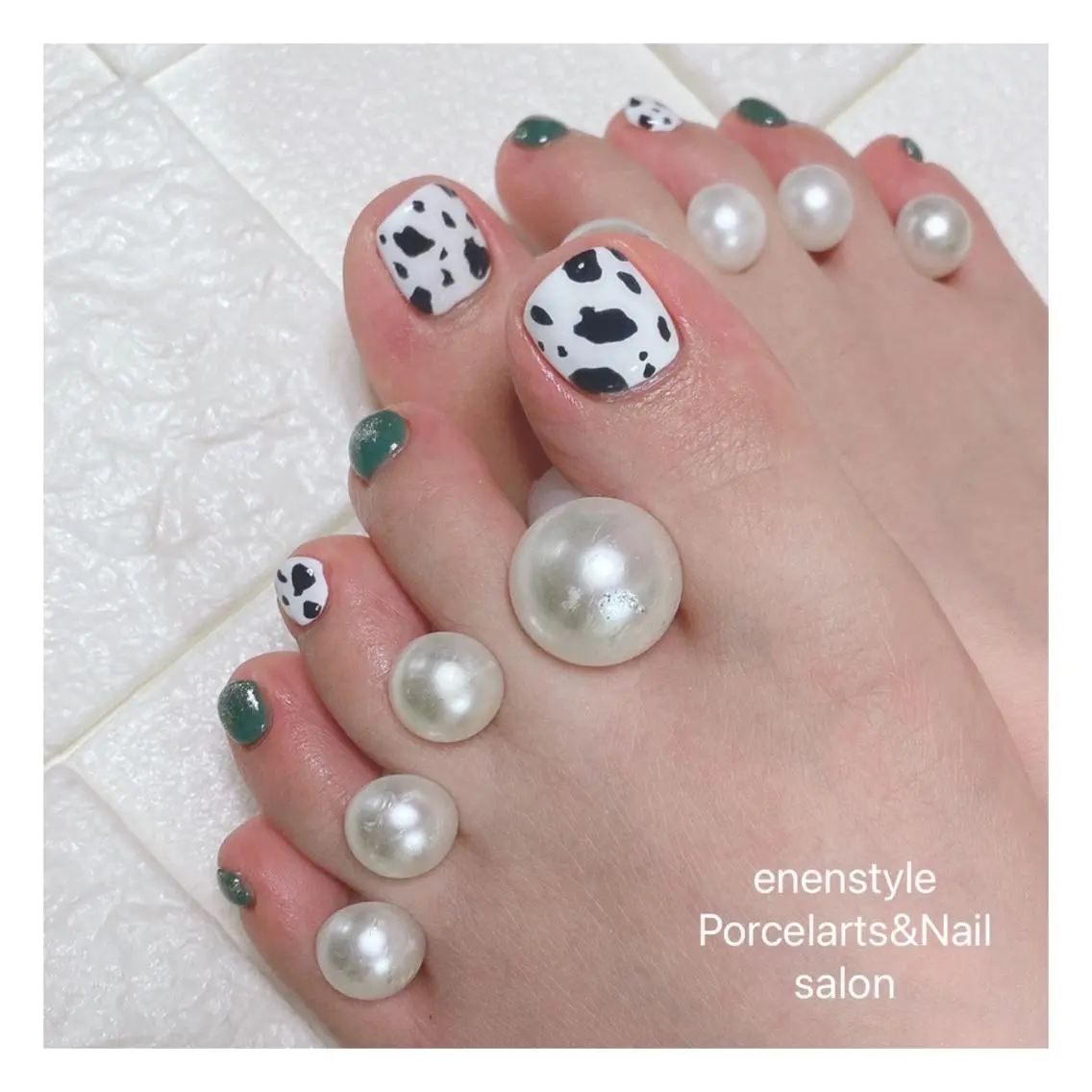 ミディアム ネイル ハンドネイル フットネイル 🐾enen style 🐾のネイルデザイン