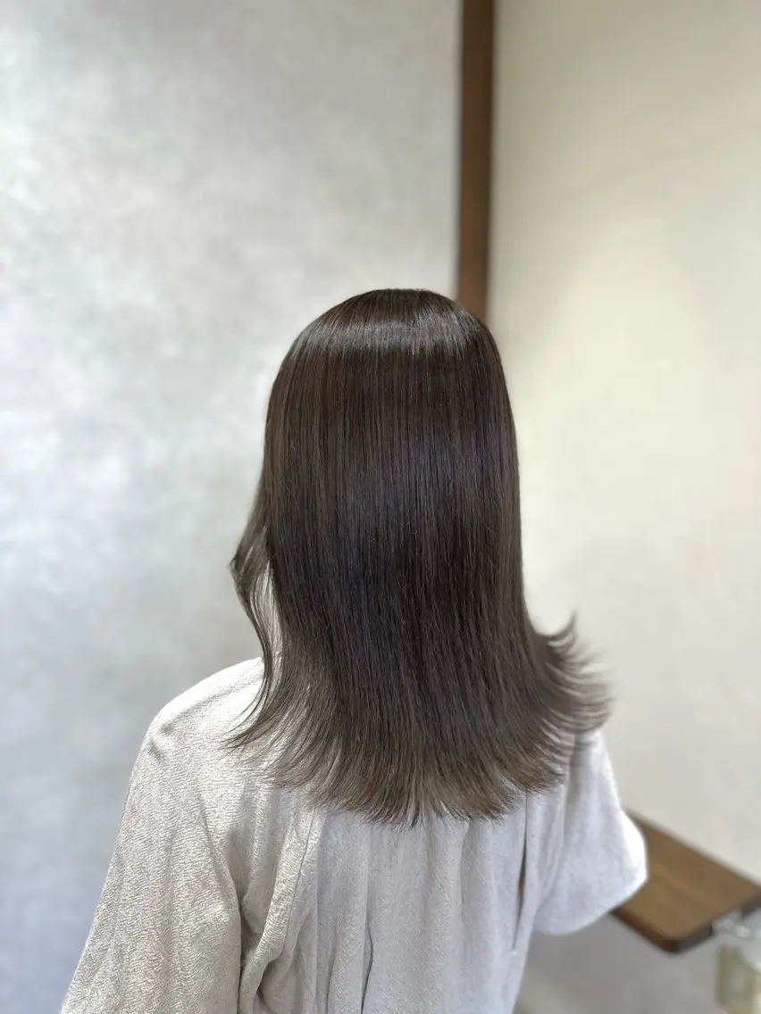 セミロング カラー 外ハネヘア Salon de QualiaRUNAのヘアスタイル