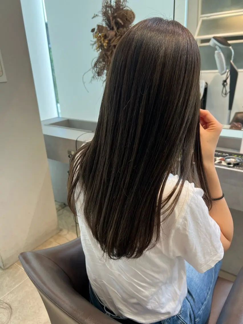 ロング アッシュ アッシュグレー ヘアカラー 🫧Ai/ ロロネー森ノ宮💖のヘアスタイル