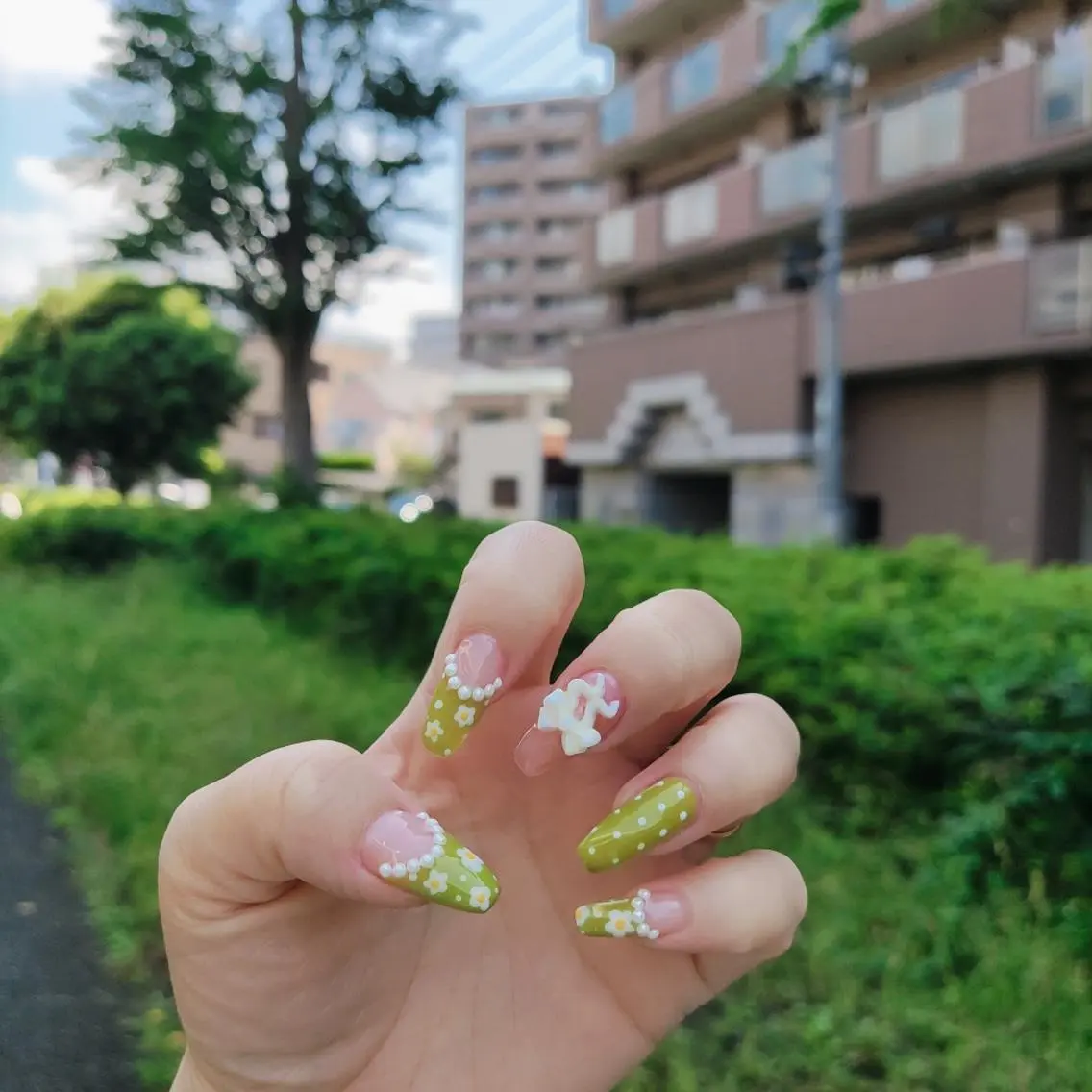 ネイル ストーンネイル ハンドネイル 横浜市中区曙町 E·U·Bネイルのネイルデザイン