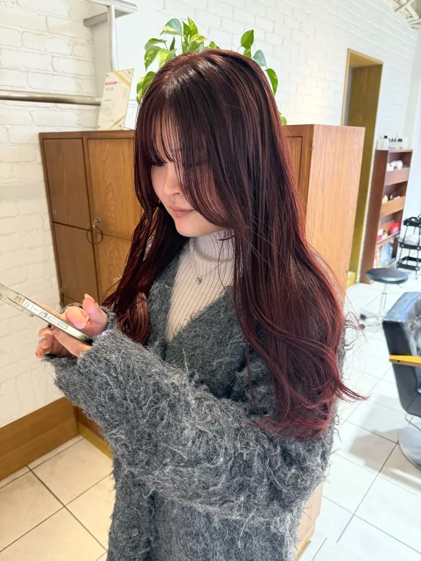 ロング カラー ブリーチ ブリーチなしカラー レッドカラー 🌟デザインカラー 🌟コノミ🌟のヘアスタイル