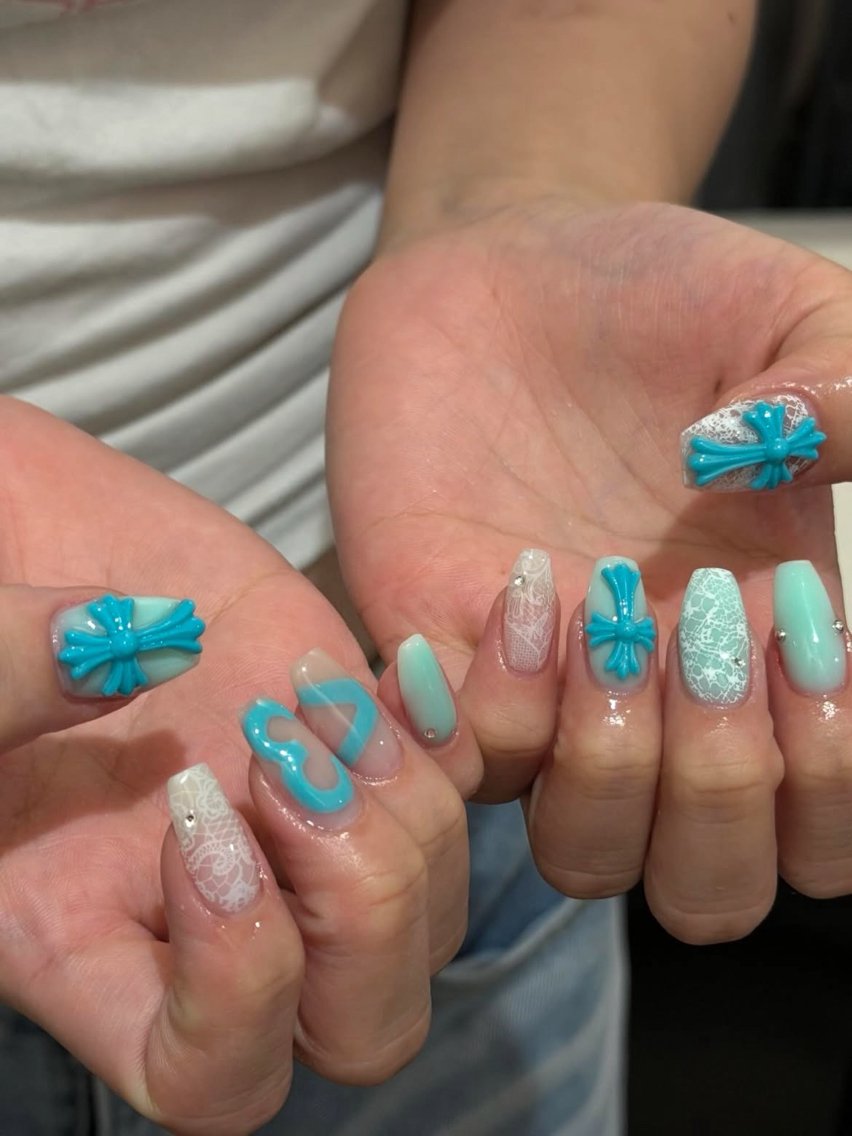 ネイル アートネイル フレンチネイル ジェルネイル キラキラネイル 韓国ネイル ハンドネイル ICE Nailsのネイルデザイン