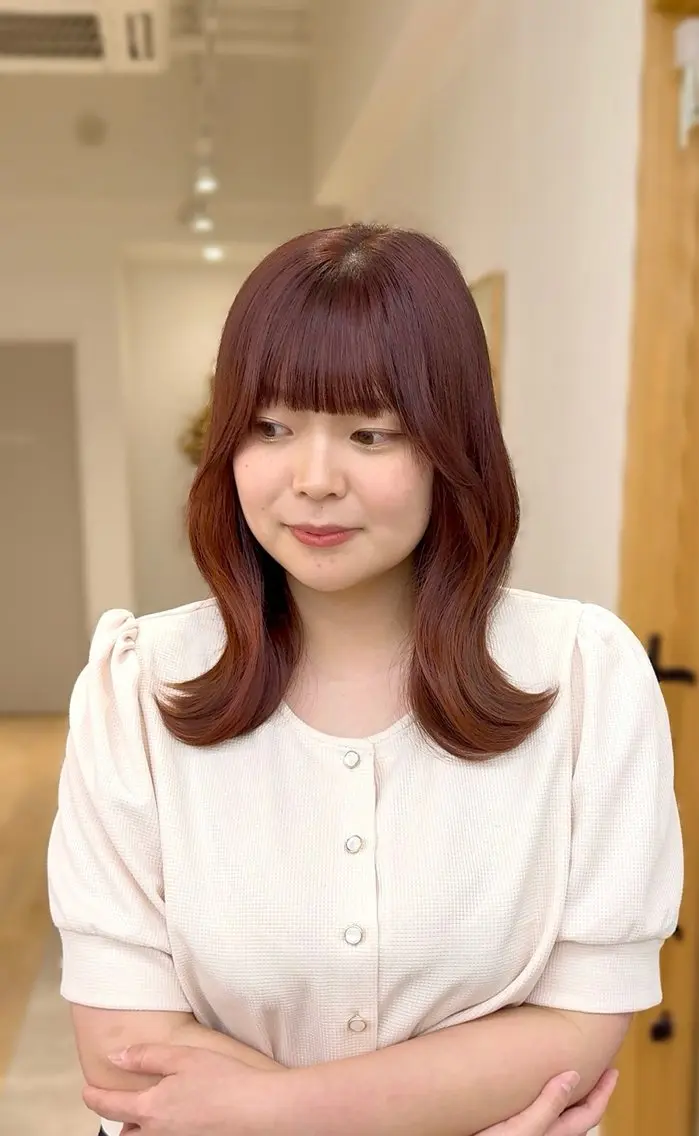 セミロング くびれヘア 新田 琴美/ レイヤー/透明感のヘアスタイル