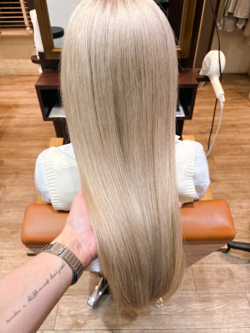 ロング カラー ヘアカラー トリートメント 宮本 泰周のヘアスタイル