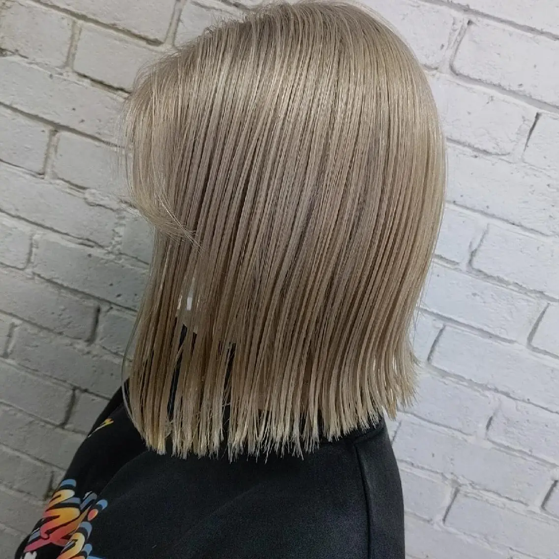 ミディアム カラー カット ヘアカラー トリートメント nameless髪質 改善ブリーチ心斎橋のヘアスタイル