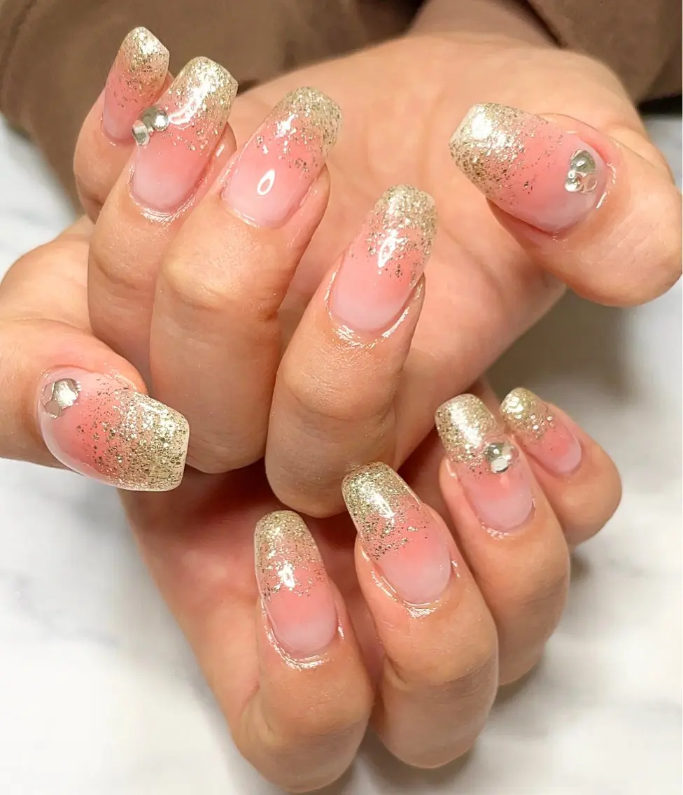 ネイル チークネイル ラメ(グリッター) Nail Salon Repos【ルポ】のネイルデザイン