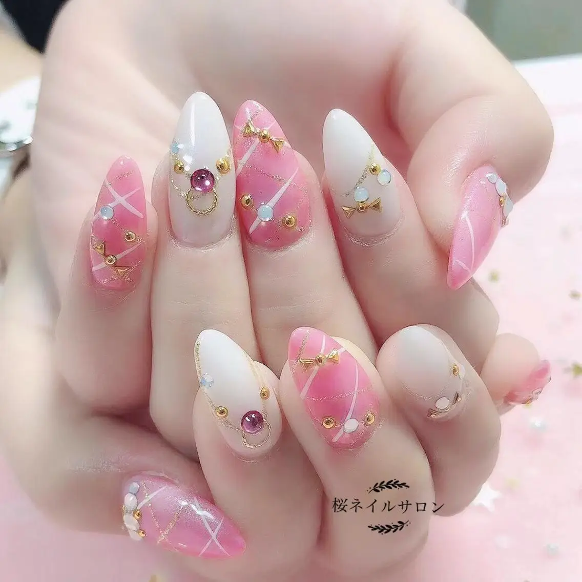 ネイル ピンク ハンドネイル MoonNail ユリ🌸のネイルデザイン