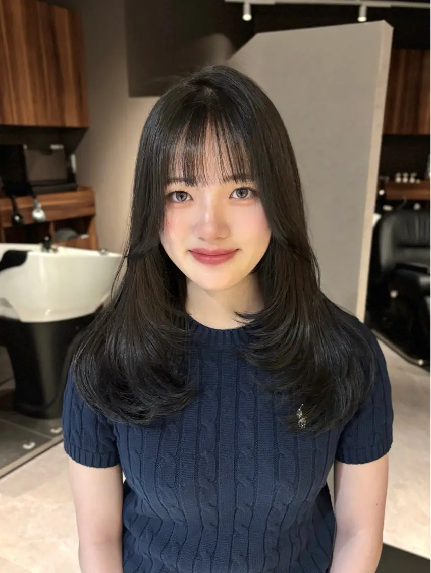 セミロング カラー ヘアカラー トリートメント ヘッドスパ ヘアセット 透明感カラー・レイヤ ー🎀amika🎀のヘアスタイル