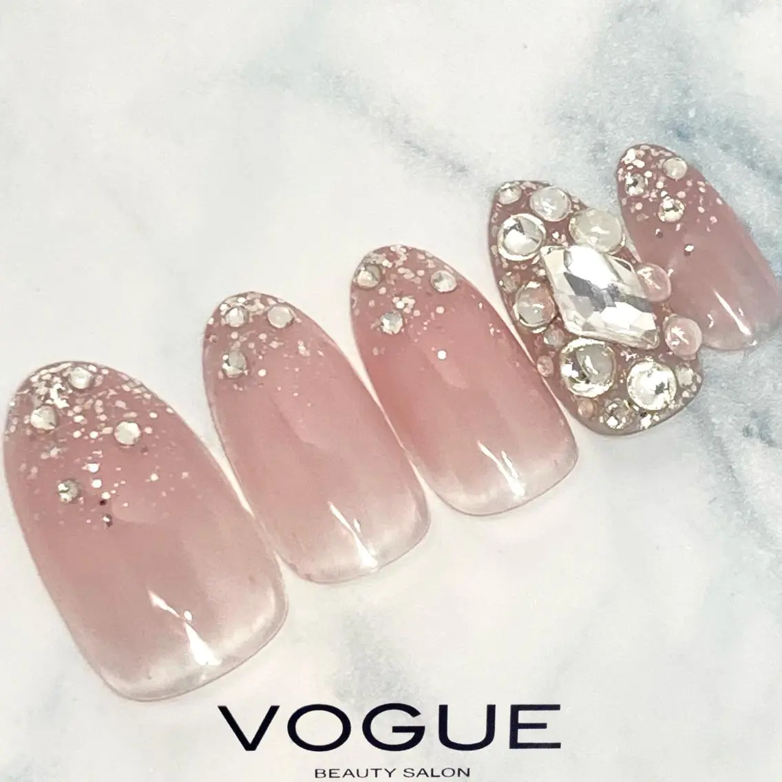 ネイル VOGUE ×SWANのネイルデザイン