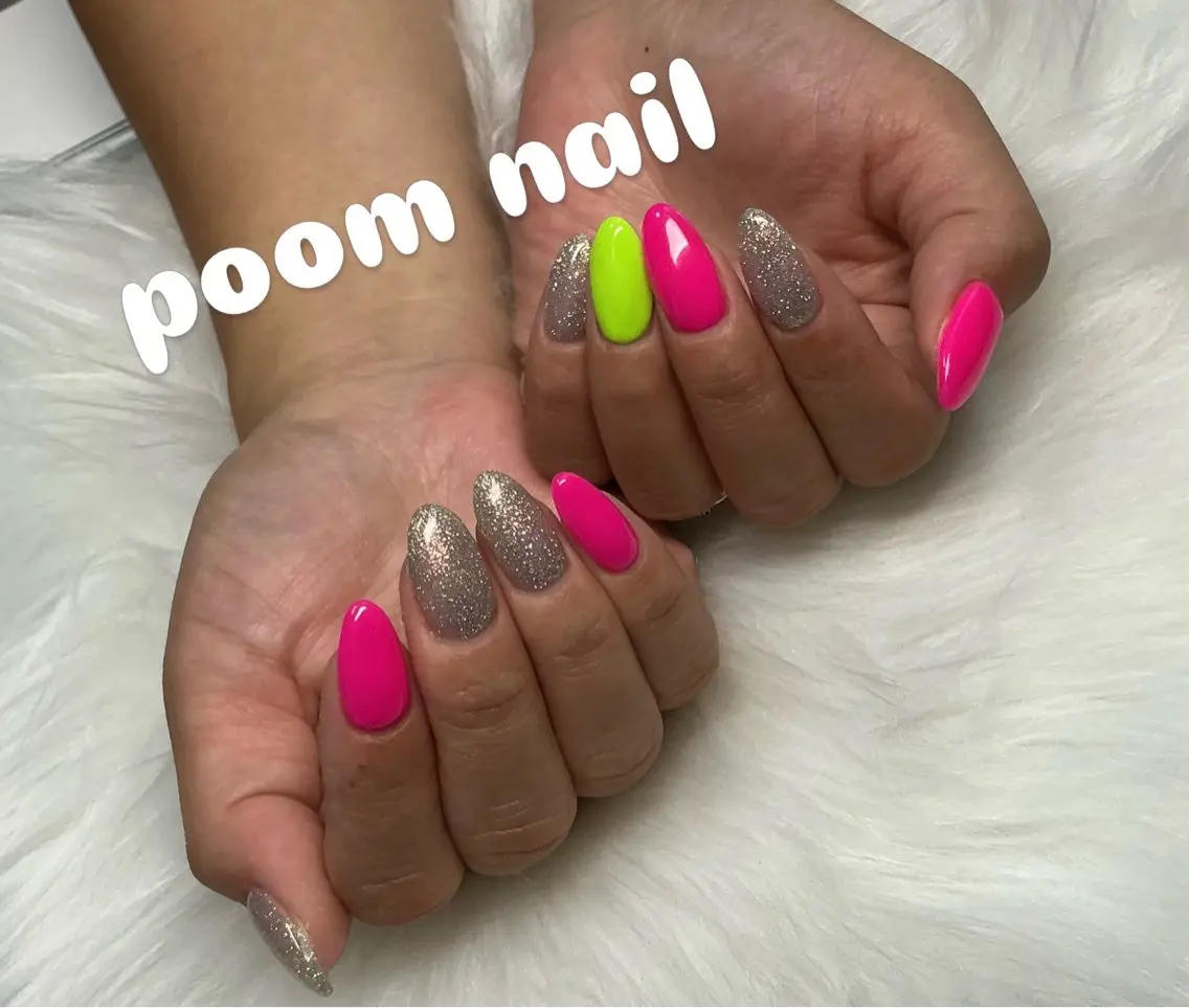 ミディアム ハンドネイル poom nailのネイルデザイン
