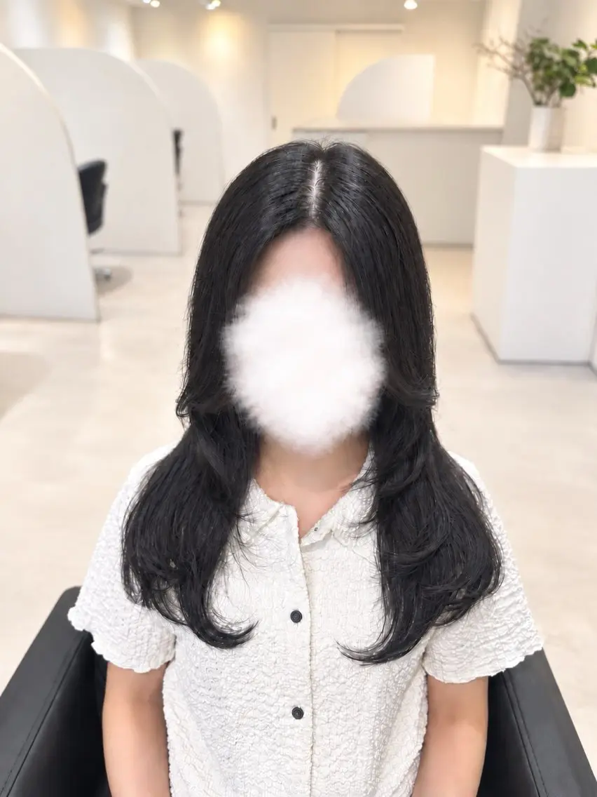 ミディアム カット Emuest心斎橋 SAKIのヘアスタイル