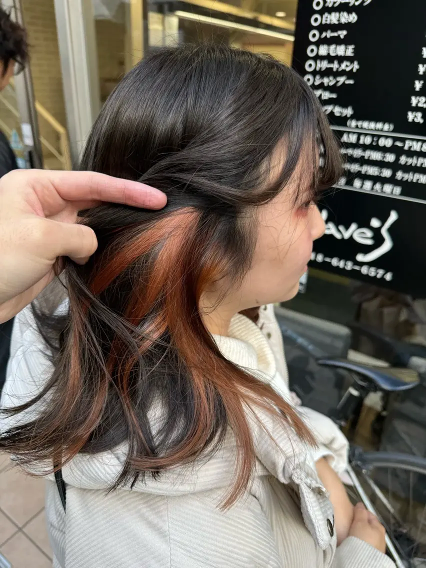 セミロング カラー ヘアアレンジ ブリーチ ブラウンカラー ダークブラウン デザインカラー ダブルカラー ヘアカラー トリートメント 目黒 碧人のヘアスタイル