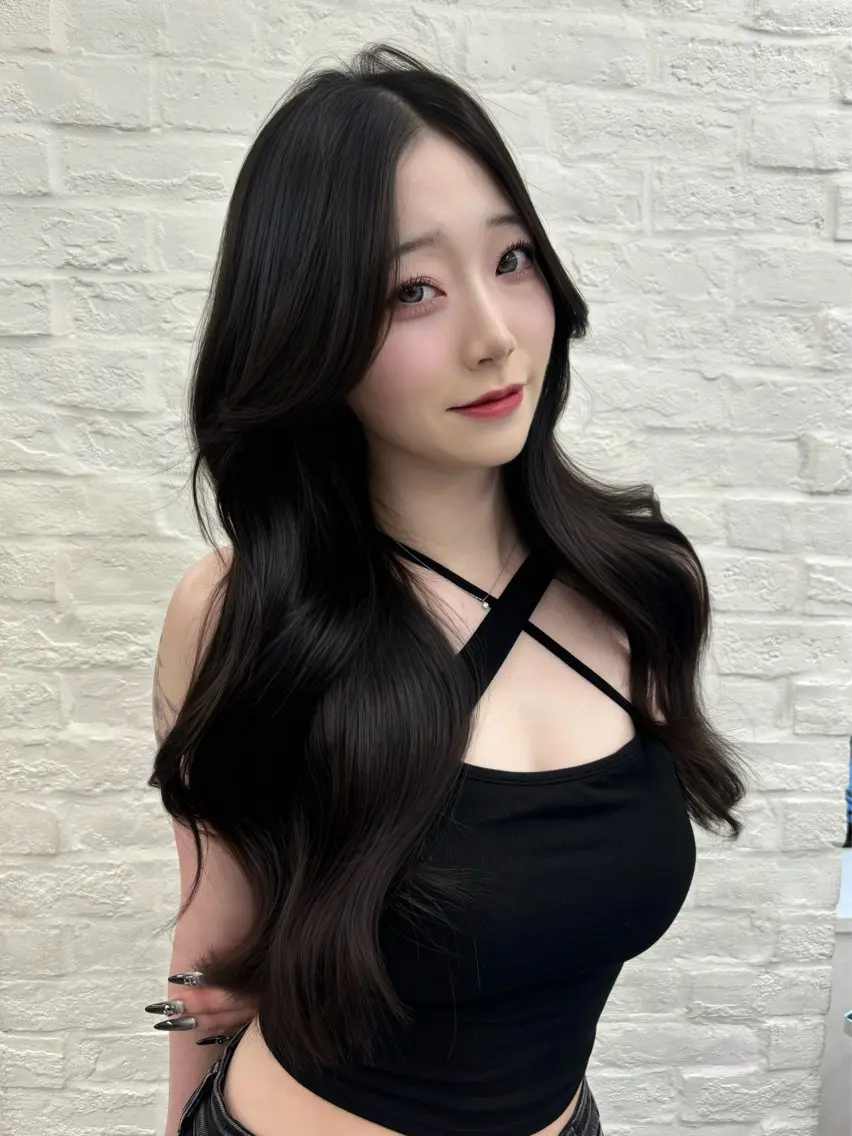 ロング 顔まわりレイヤー 顔周りカット ハッシュカット 髪質改善 韓国風ヘア 岡田 聖蘭のヘアスタイル