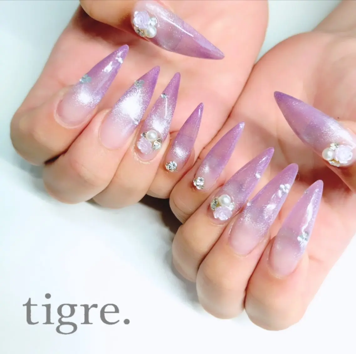ネイル tigre .のネイルデザイン