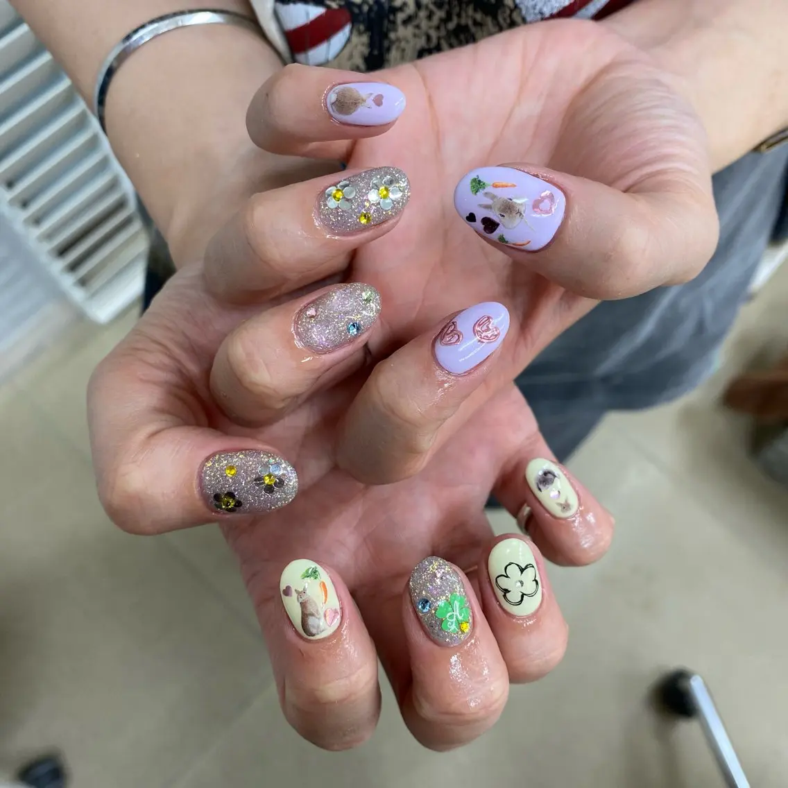 ネイル キラキラネイル ワンカラーネイル パステルネイル 春ネイル ハンドネイル GRANDEUR やまだゆう🌼のネイルデザイン
