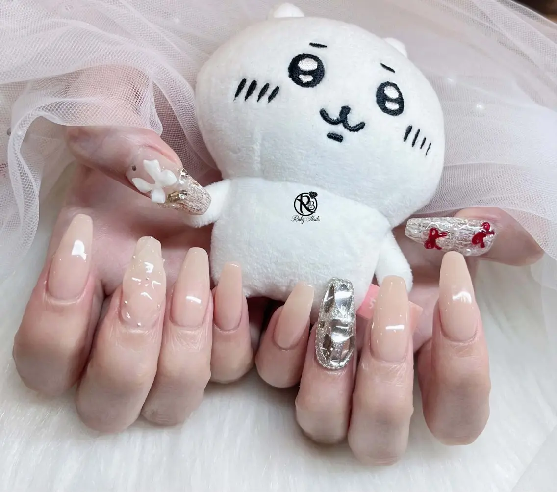 ネイル ボルドー ブラウン チークネイル ドット フットネイル ハンドネイル RUBY Nail 日暮里店のネイルデザイン