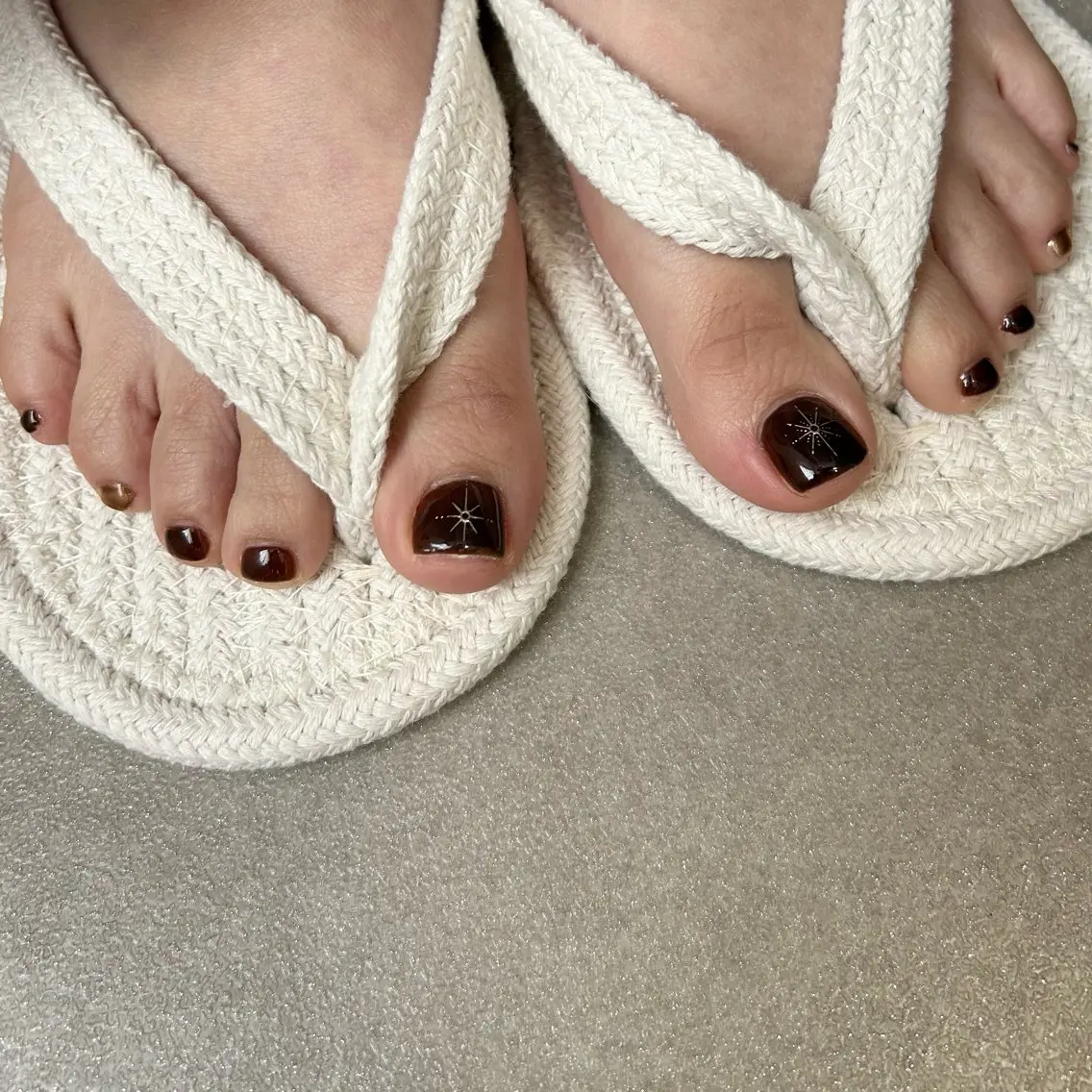 ネイル ニュアンスネイル ワンカラーネイル シンプルネイル フットネイル seika .のネイルデザイン