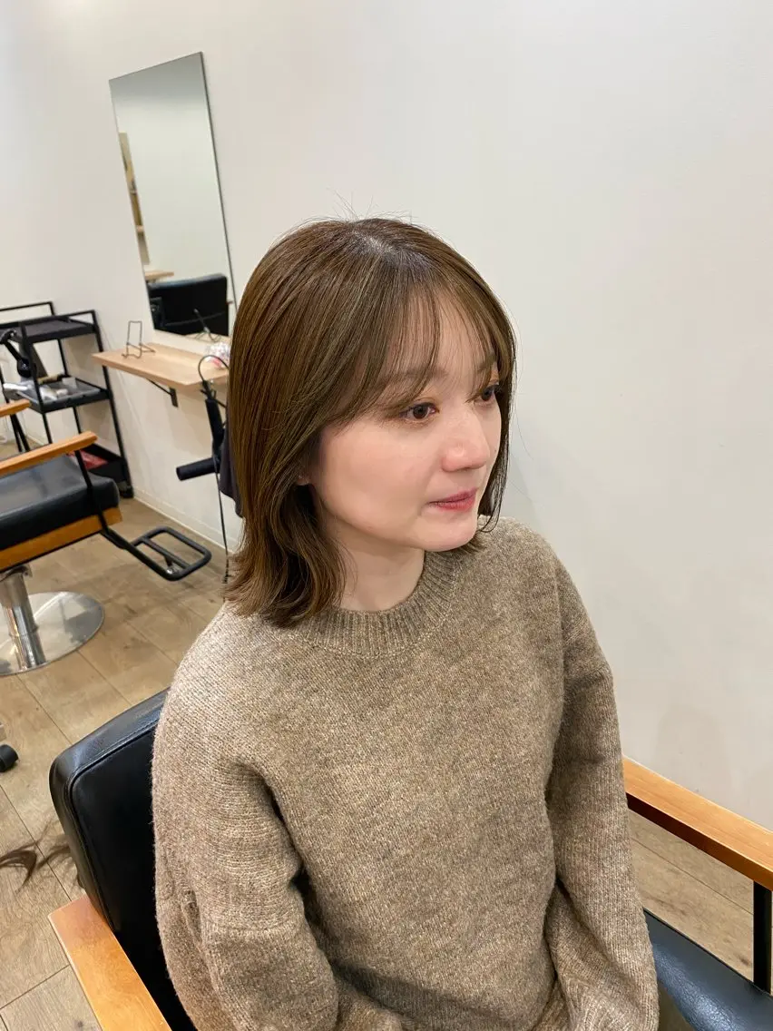 セミロング レイヤーカット 外ハネヘア Becky Lush 札幌アカデミー 一澤のマツエク・マツパデザイン