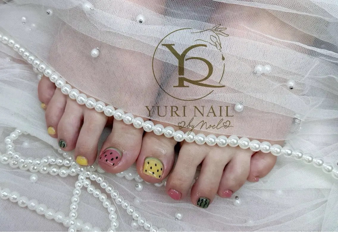 ネイル ハンドネイル フットネイル ハンドケア YURI Nail NARITAのネイルデザイン