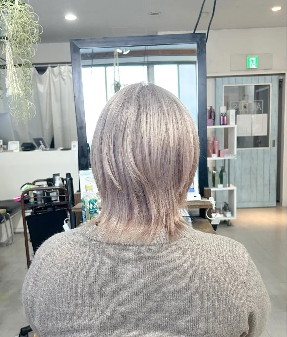 ミディアム カラー メンズ メンズブリーチ メンズウルフカット ベージュカラー ブリーチ ウルフカット かんばら りょーいのヘアスタイル
