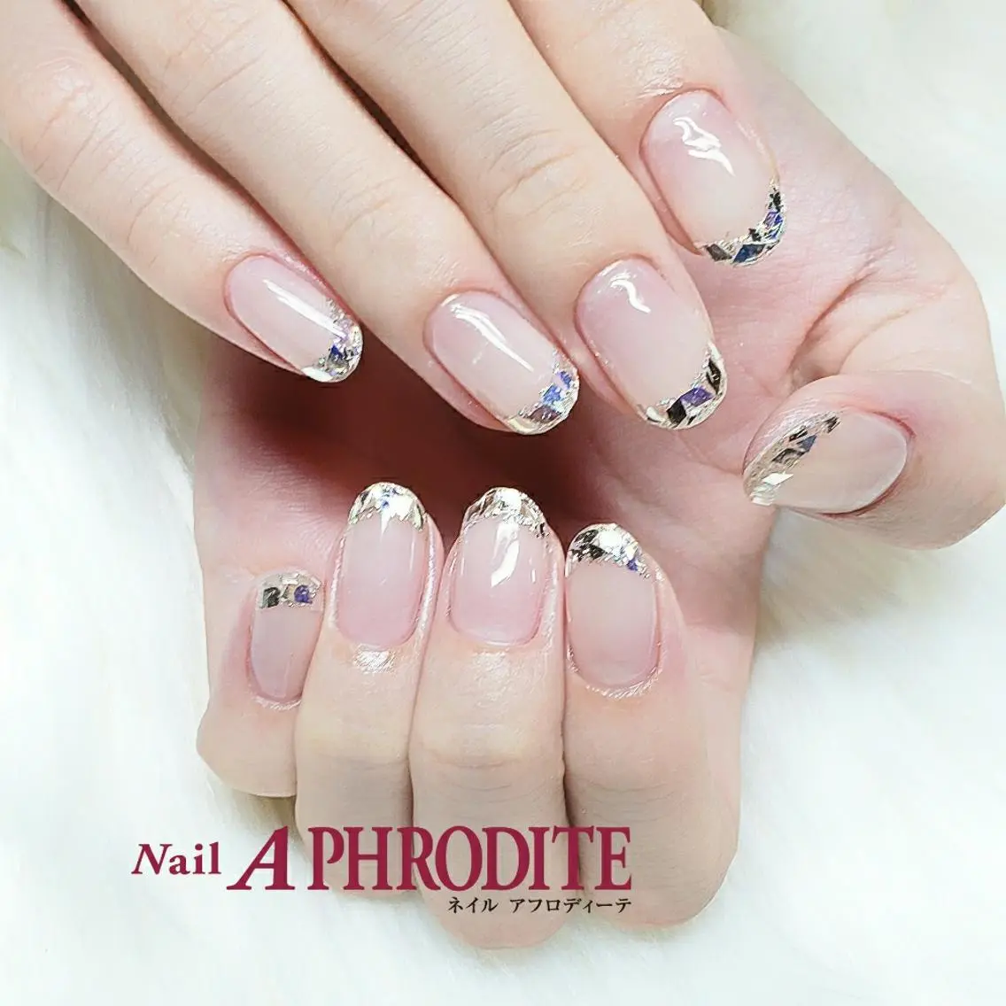 ネイル オーロラネイル クリアネイル ジェルネイル シルバー ソフトジェル ハンドネイル Nail Aphroditeのネイルデザイン