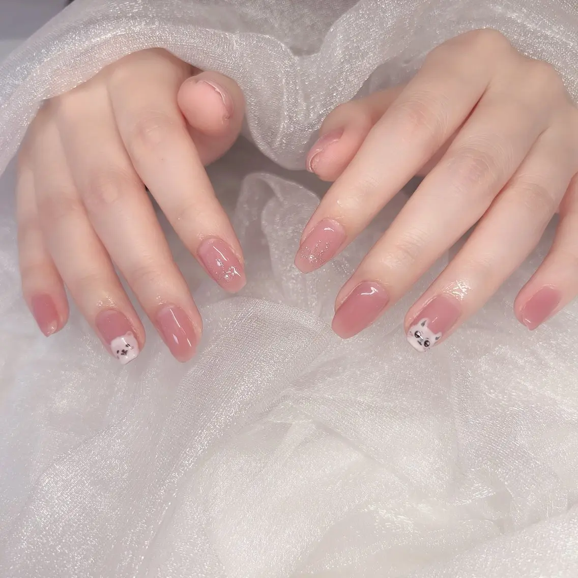 ネイル HENECY🍓 momokaのネイルデザイン
