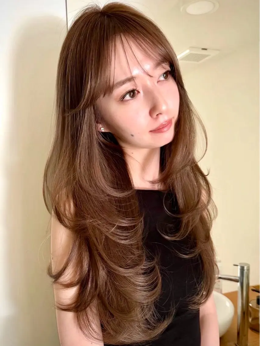 ロング ロングレイヤー レイヤーカット ロング 小顔カット jilblanカホのヘアスタイル