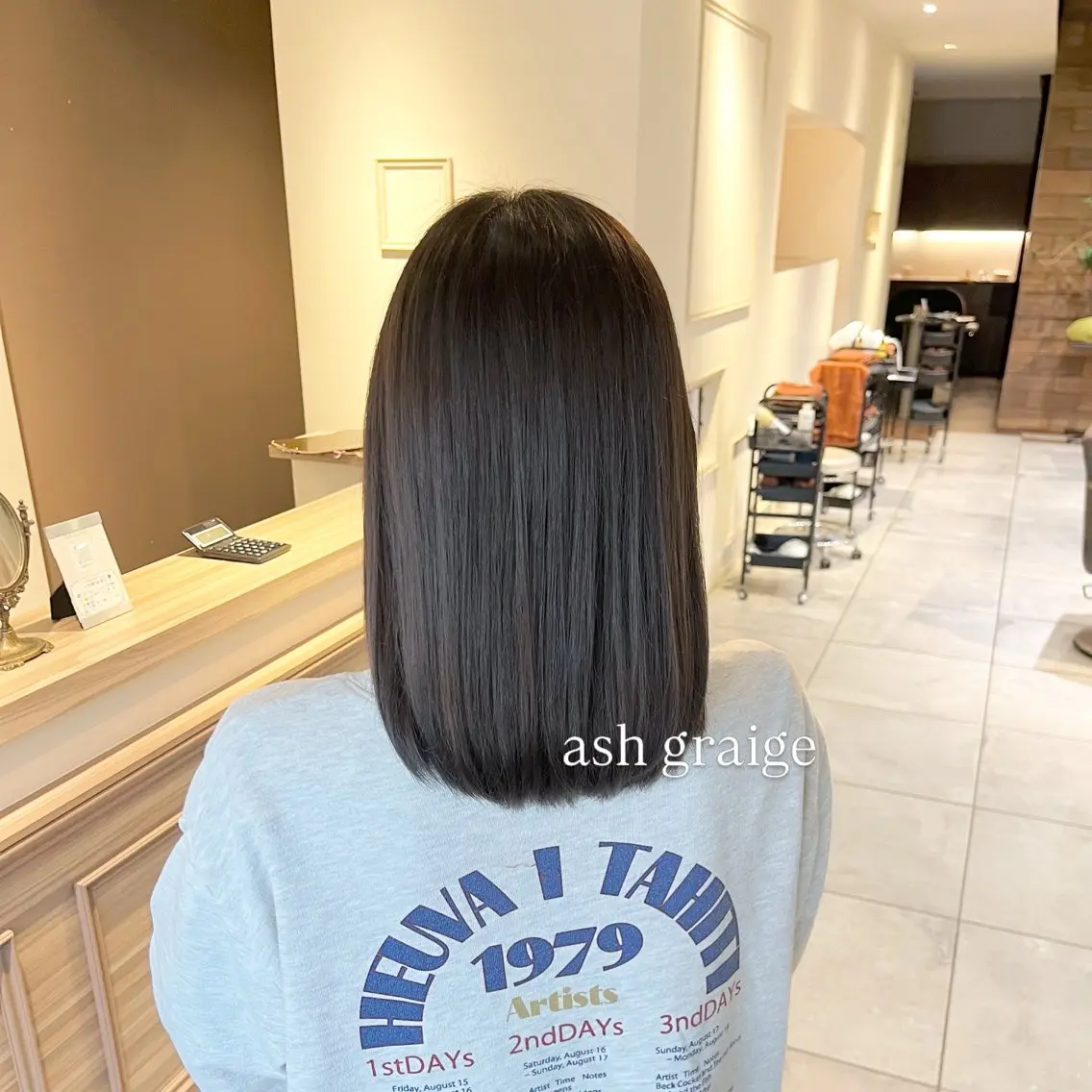 ミディアム カラー アッシュ アッシュグレー アッシュグレージュ ブリーチ グレージュ ヘアカラー トリートメント Kirina/ 茨木/髪質改善のヘアスタイル