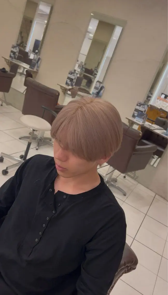 カラー メンズ メンズブリーチ ブリーチ 透明感カラー ヘアカラー 郡山駅前メンズ特化 岩﨑大翼のヘアスタイル