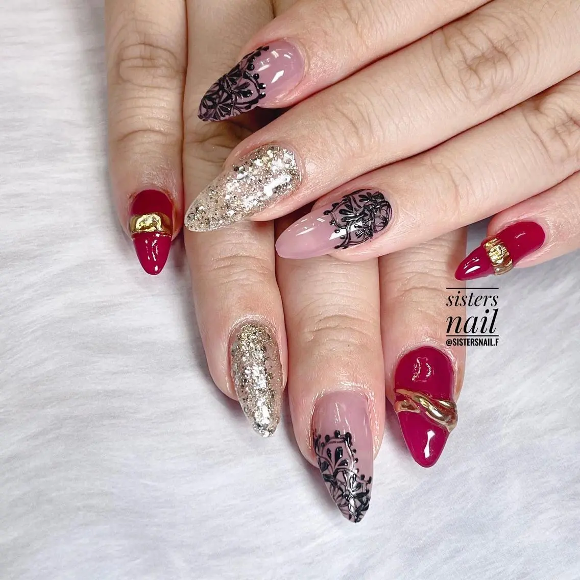 ネイル アートネイル レース ミラーネイル 赤色 sisters nail.fのネイルデザイン
