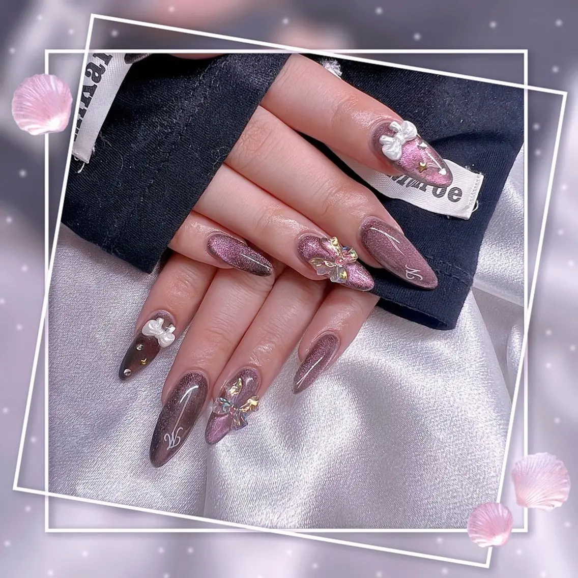 ネイル フレンチネイル キラキラネイル 韓国ネイル マグネットネイル マグネットフレンチ Chill Nailsalonのネイルデザイン