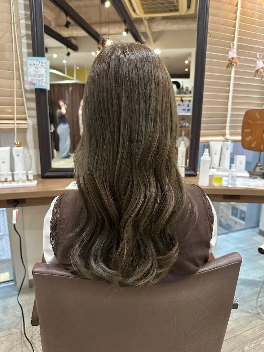 ロング ヘアカラー Flower🌼藤田 陽華のヘアスタイル