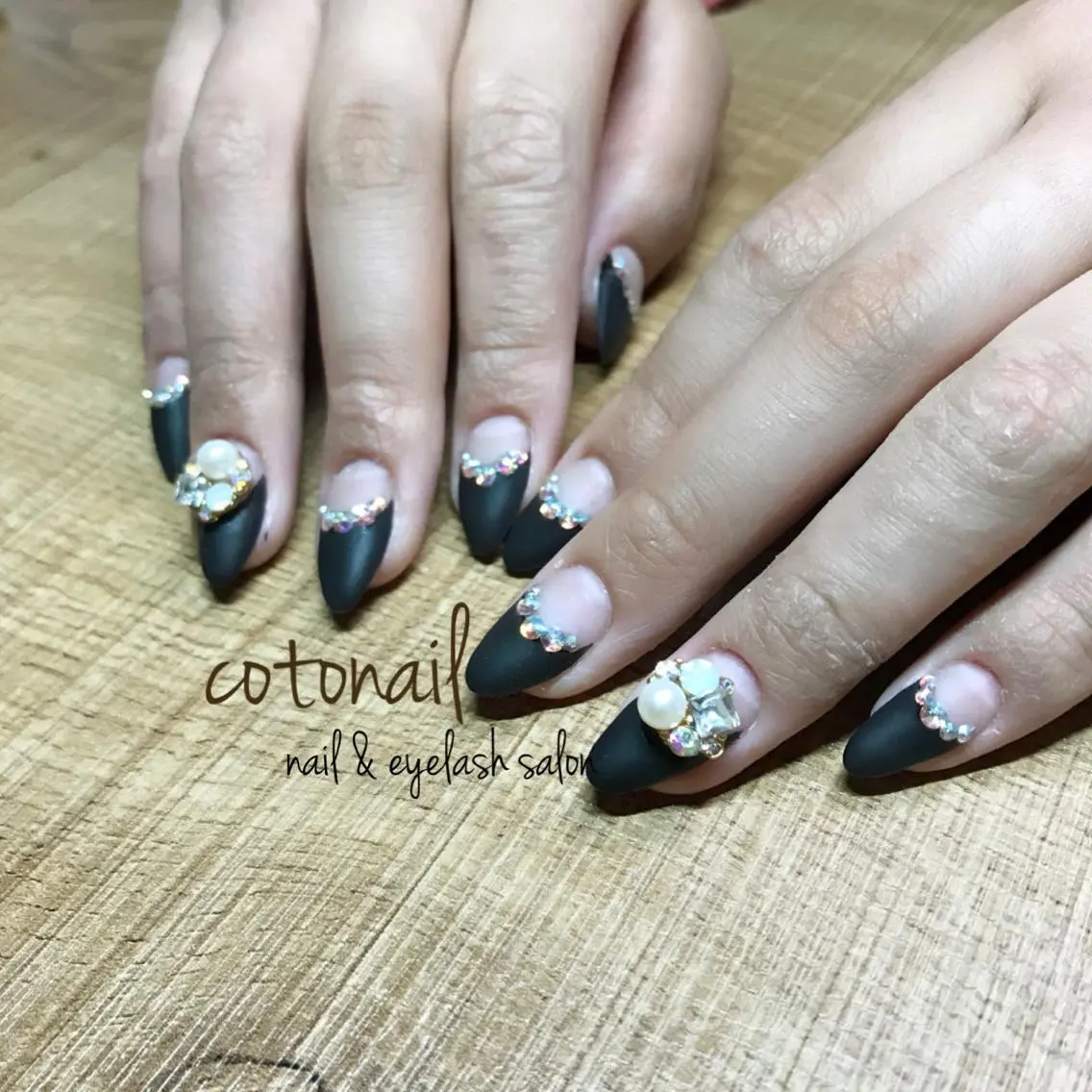 セミロング ネイル アートネイル ハンドネイル ツメトマツゲ .のネイルデザイン