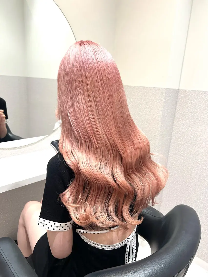 ロング カラー 🩵ブリーチカラー MIORI🩵のヘアスタイル