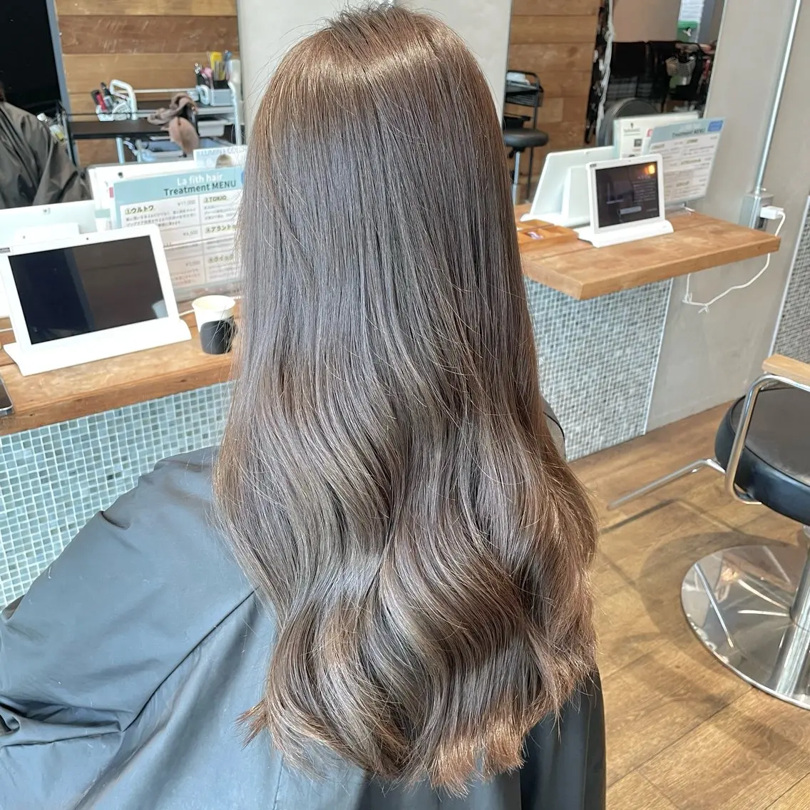カラー カット ヘアカラー 💘韓国レイヤー上 品カラーruru💘のヘアスタイル