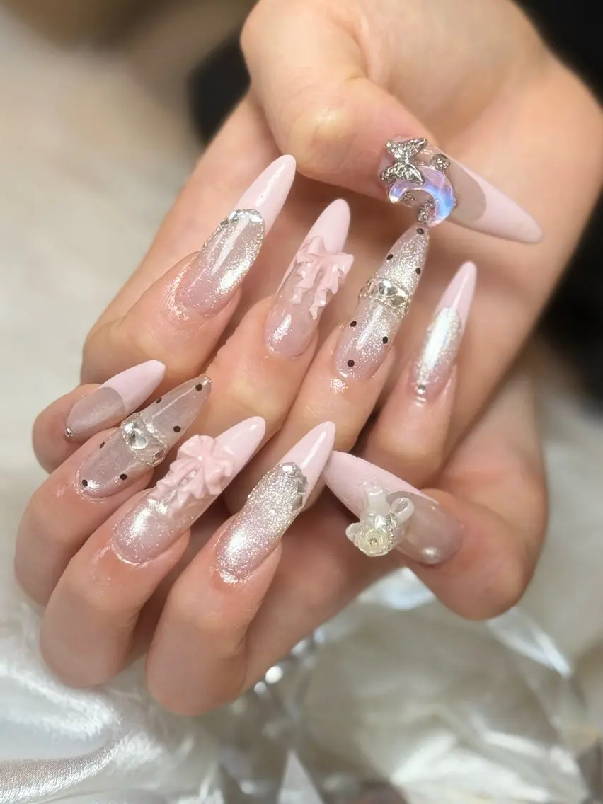 ネイル ハンドネイル ルシイ🎀新宿長さ 出しパーツ専門店のネイルデザイン
